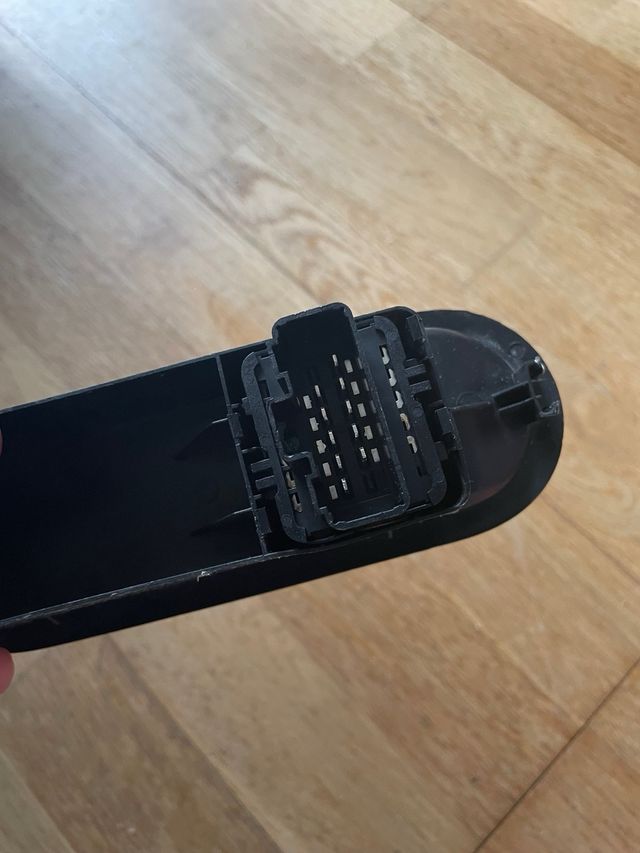 Marco botonera acompañante conductor Megan 2