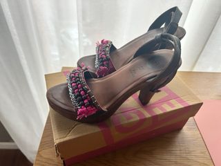 Sandalia cuña de piel talla 37