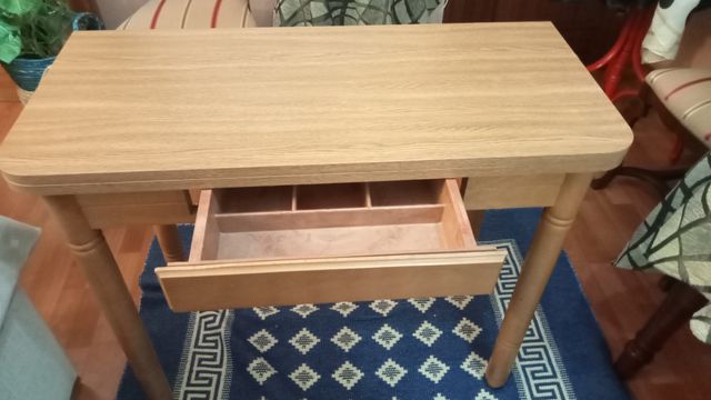 Mesa de madera para cocina.