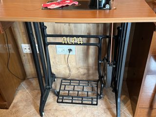Maquina de coser Alfa con mesa incluida