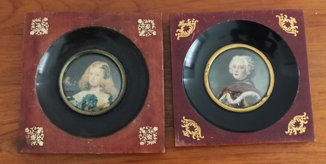 2 reproduciones retrato miniatura