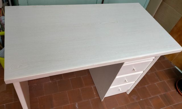 Escritorio blanco 95x50cm de madera, con cristal