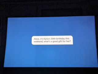 Pantalla proyector UST ALR eléctrica suelo 100"