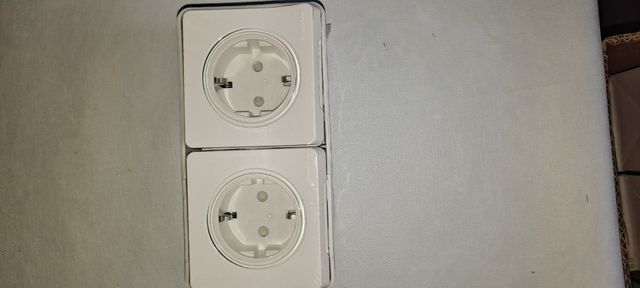 Base de enchufe doble Schneider MUR40005