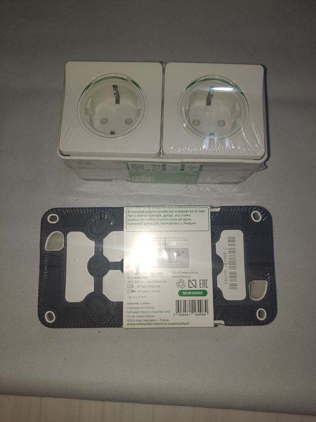 Base de enchufe doble Schneider MUR40005