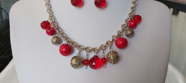 SET collana, bracciale, orecchini,con resine rosse