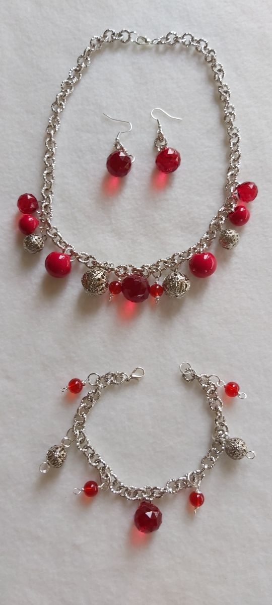 SET collana, bracciale, orecchini,con resine rosse