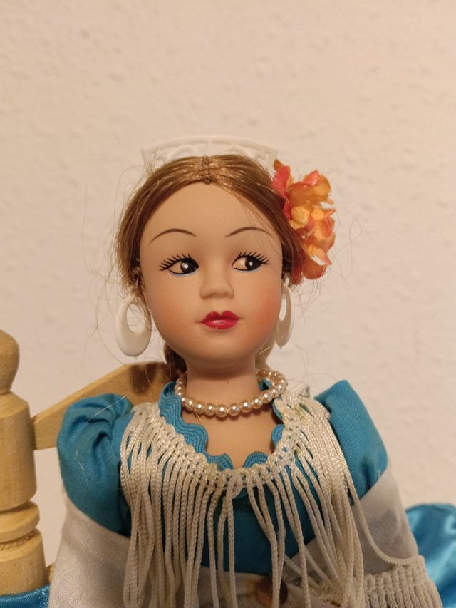 Bellissima bambola in porcellana flamenco di Marín a