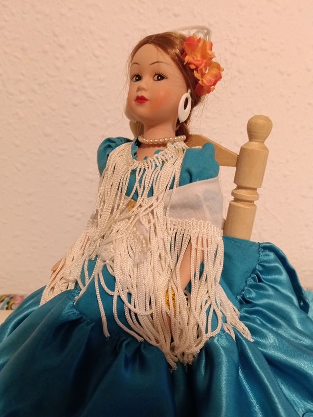 Bellissima bambola in porcellana flamenco di Marín a