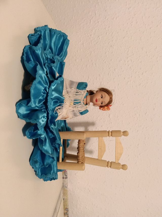 Bellissima bambola in porcellana flamenco di Marín a