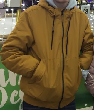 Cazadora hombre capucha