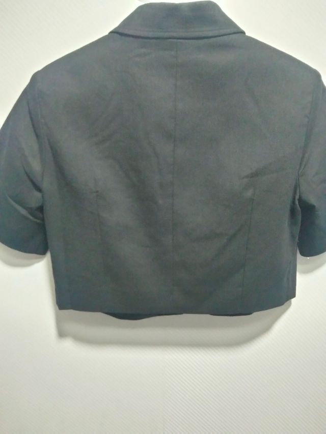 Chaqueta corta negra Lefties