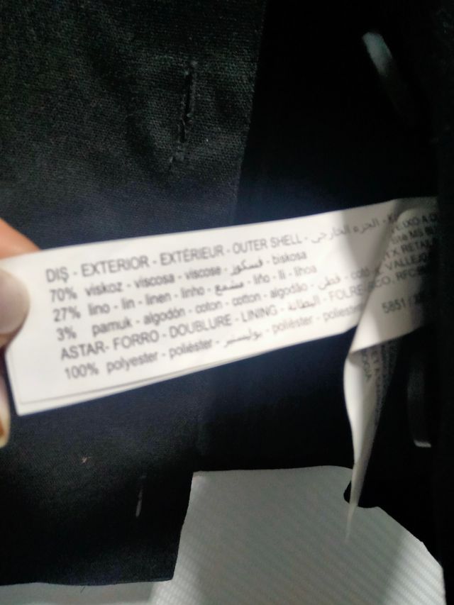 Chaqueta corta negra Lefties