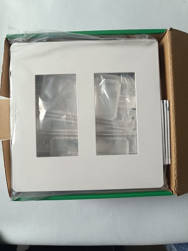 Marco Schneider Electric NU172418