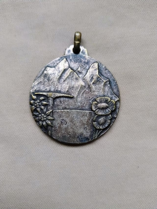 MEDALLAS ANTIGUAS DE ALPINISMO CANDANCHU