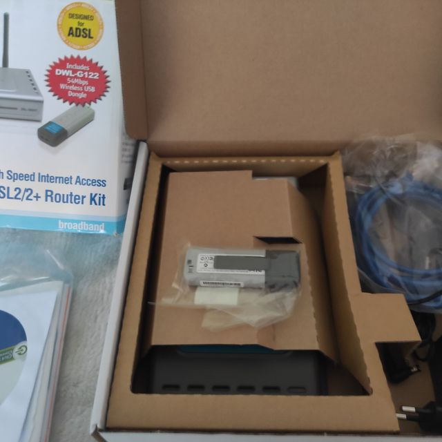 Router D-Link DSL 924 con accessori