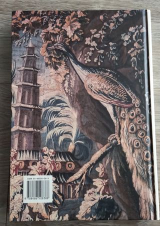 Libro "Muebles, alfombras y tapices".