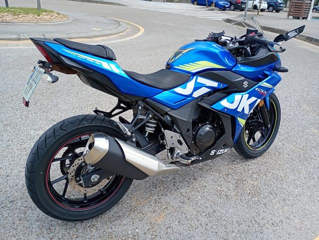 Suzuki gsx250r