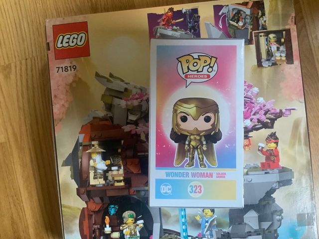 Funko pop Wonder woman 323 dc