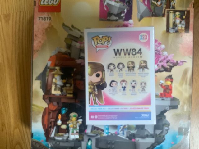 Funko pop Wonder woman 323 dc