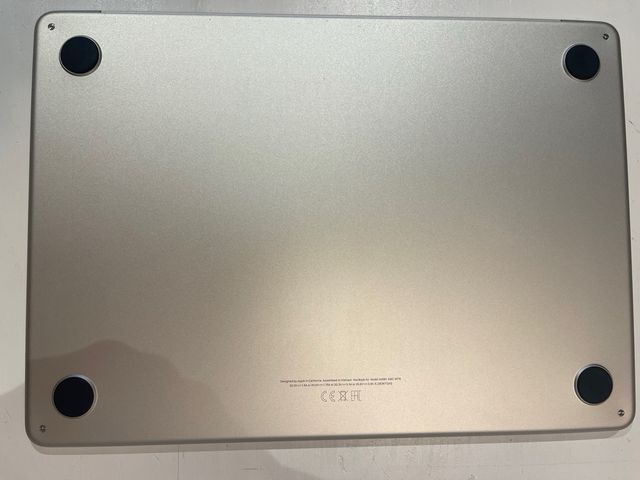 Macbook Air M2 2022