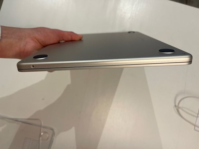 Macbook Air M2 2022