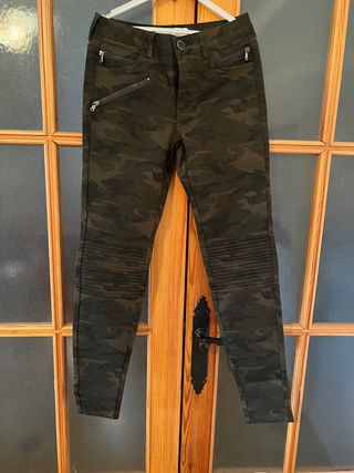 Pantalon militar Zara