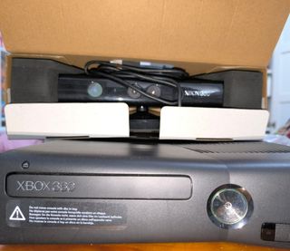 Xbox 360 kinect 4GB go