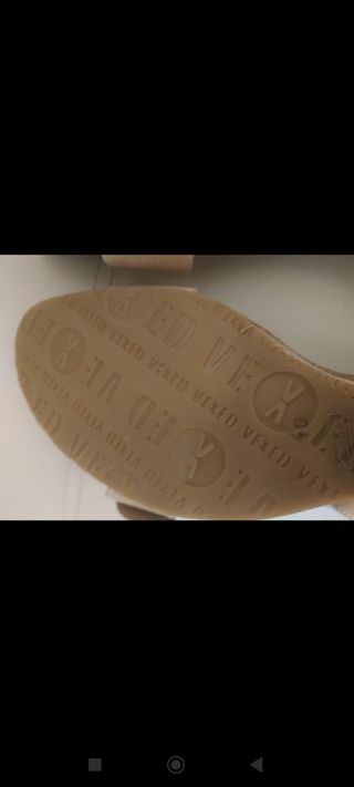 Sandalias piel con tacón sin estrenar 