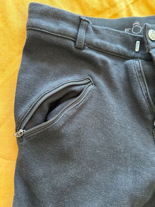 Casco botas pantalón equitación