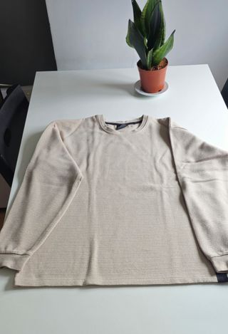 Jersey Pull and Bear.
