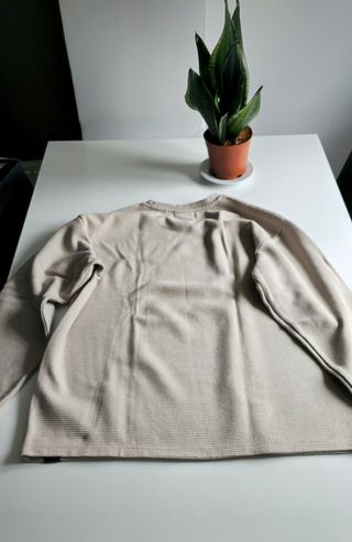 Jersey Pull and Bear.