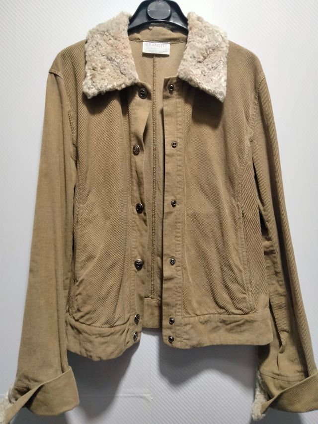 Chaqueta beige Transit