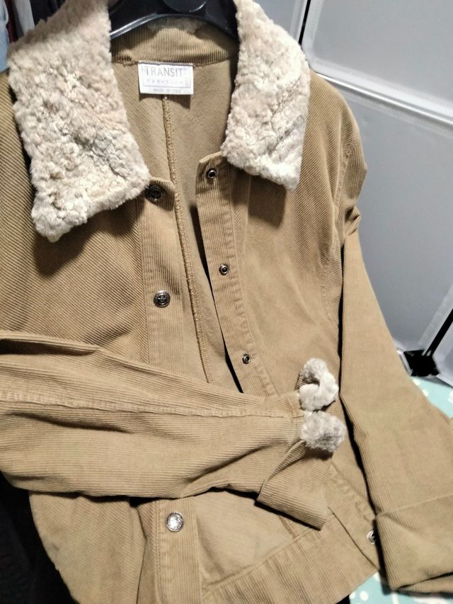 Chaqueta beige Transit