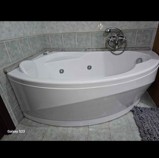 Vasca idromassaggio grande 150cm x88 cm.