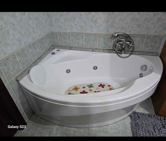 Vasca idromassaggio grande 150cm x88 cm.