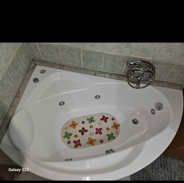 Vasca idromassaggio grande 150cm x88 cm.