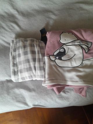 Completo pigiama in pile orso