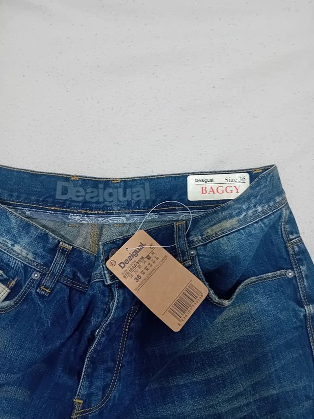 Pantalon vaquero desigual baggy patchwor