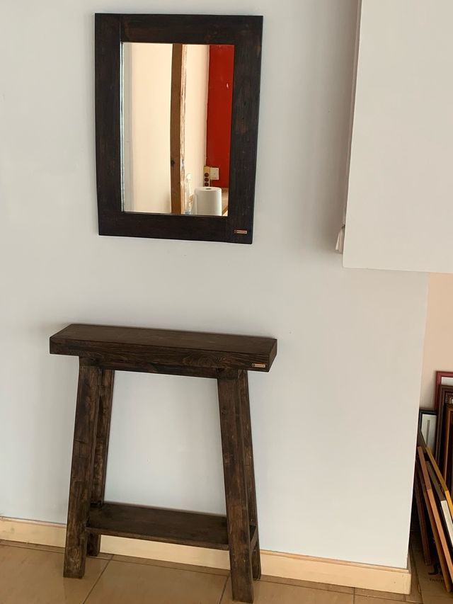 Mobili da ingresso e specchio