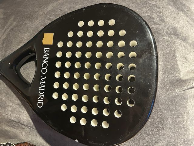 Pala de padel edición especial Banco Madrid