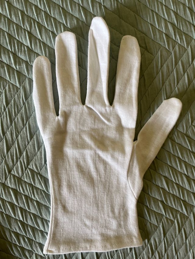Guantes blancos