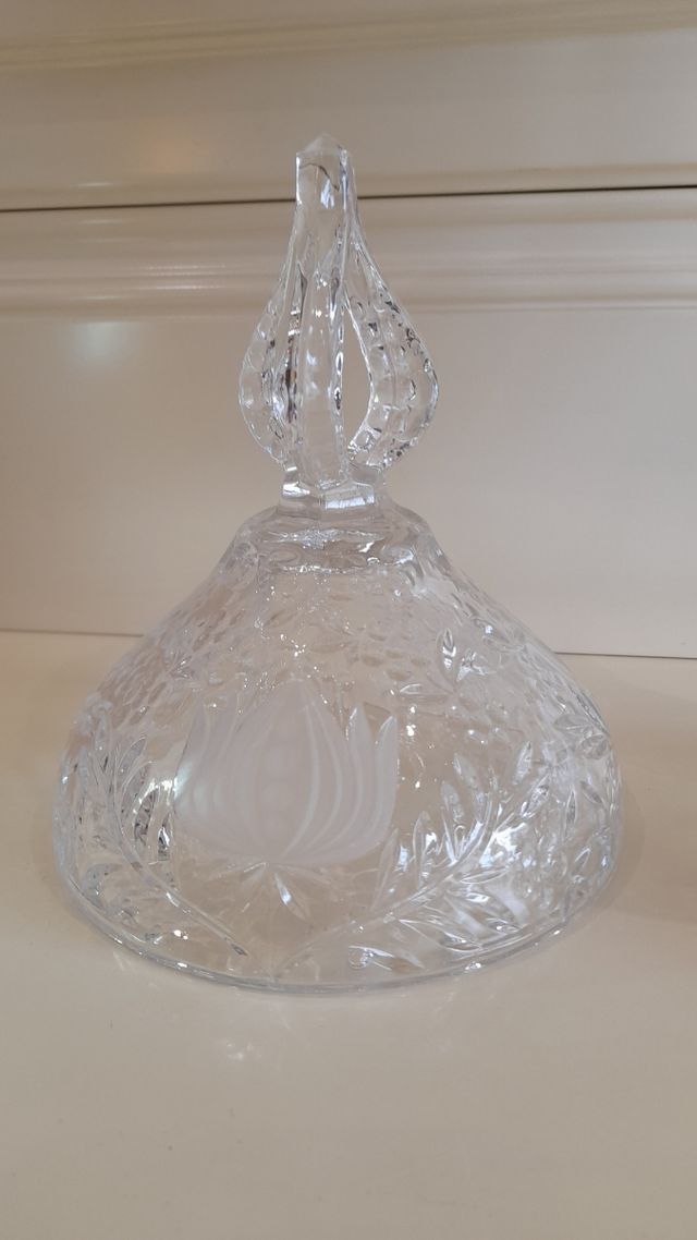 Bombonera de cristal tallado