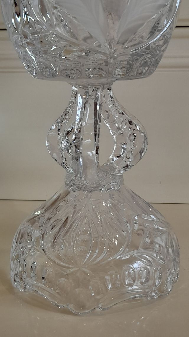 Bombonera de cristal tallado