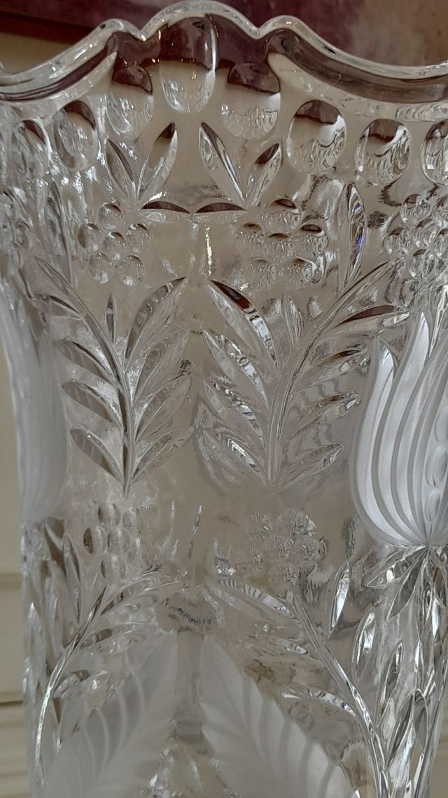 Bombonera de cristal tallado