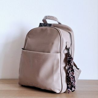 Mochila con Etiqueta Efecto Piel