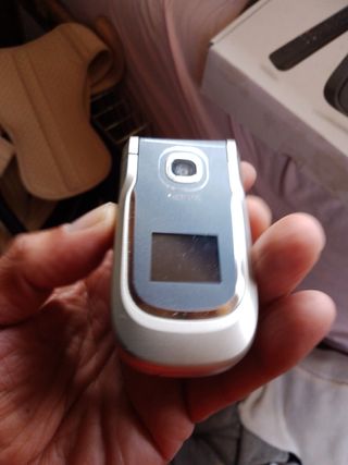 Telefono flip Nokia 2760
