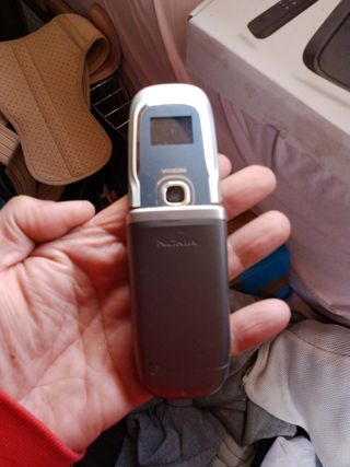 Telefono flip Nokia 2760