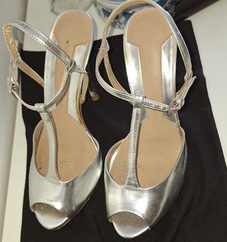 Zapatos de tacón.