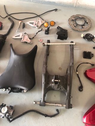 Honda CB 125 R despiece